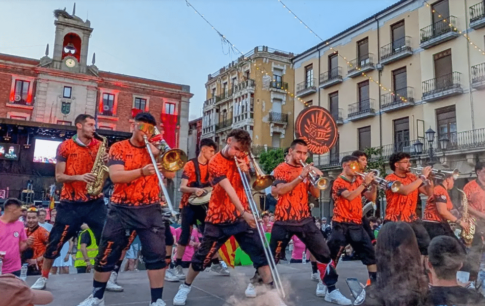 Charanga tocando en fiestas de pueblo
